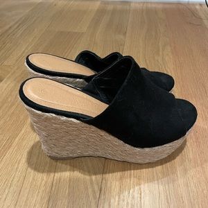 EUC Wild Diva Black Wedges size 8.5